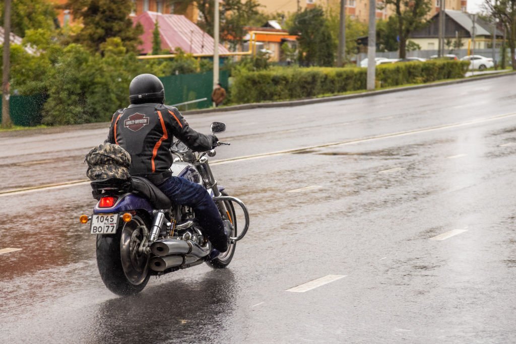 Which Monsoon Gears Are Best For Bike Riders? 